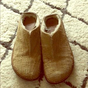 Ugg clogs